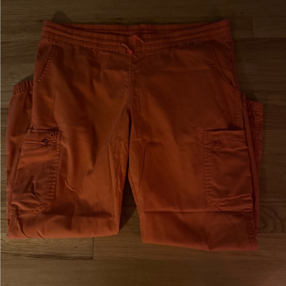 scrub pants medium petite.